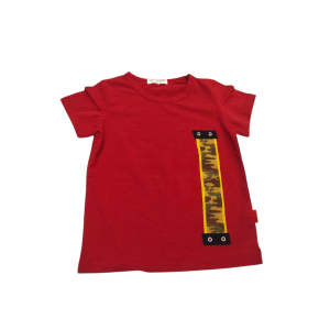 تیشرت زرشکی پسرانه طرح نواردار مناسب ۳ تا ۵ سال